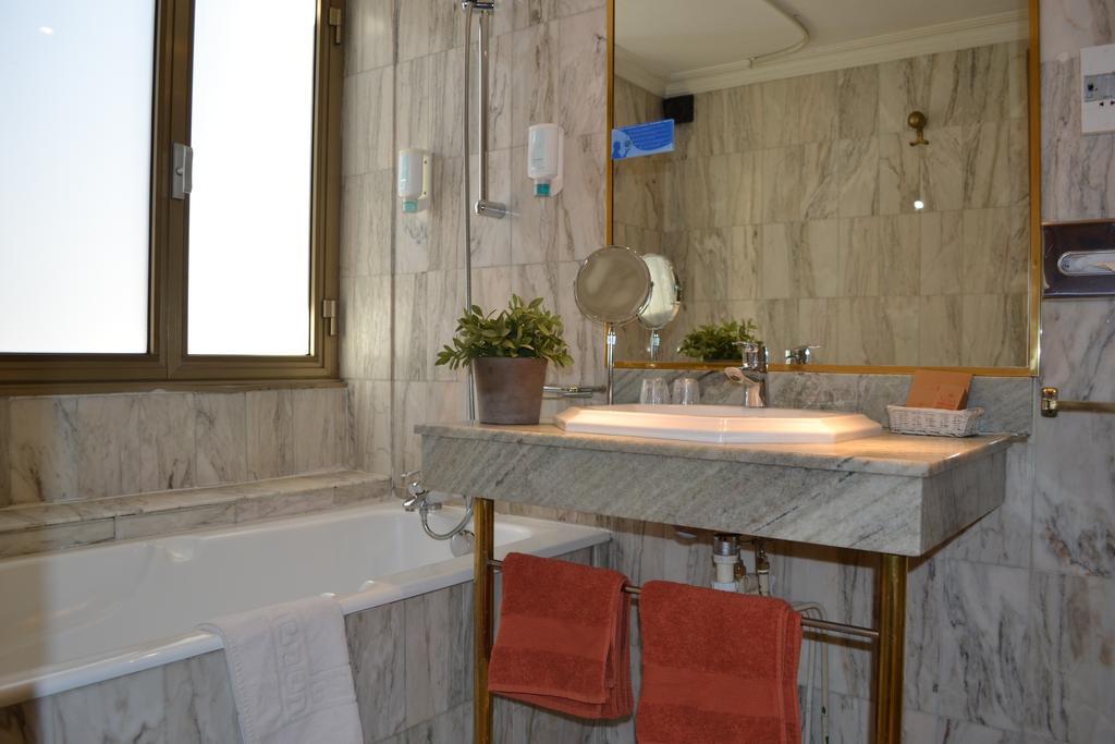 Hotel Saint Ferreol Marseilles Zimmer foto