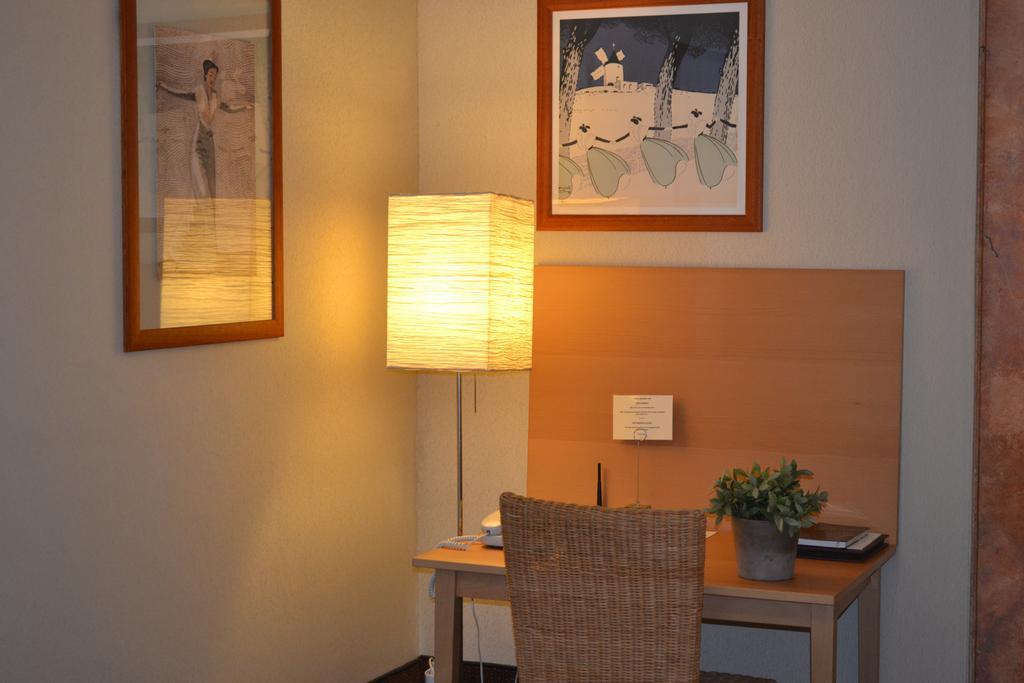 Hotel Saint Ferreol Marseilles Zimmer foto